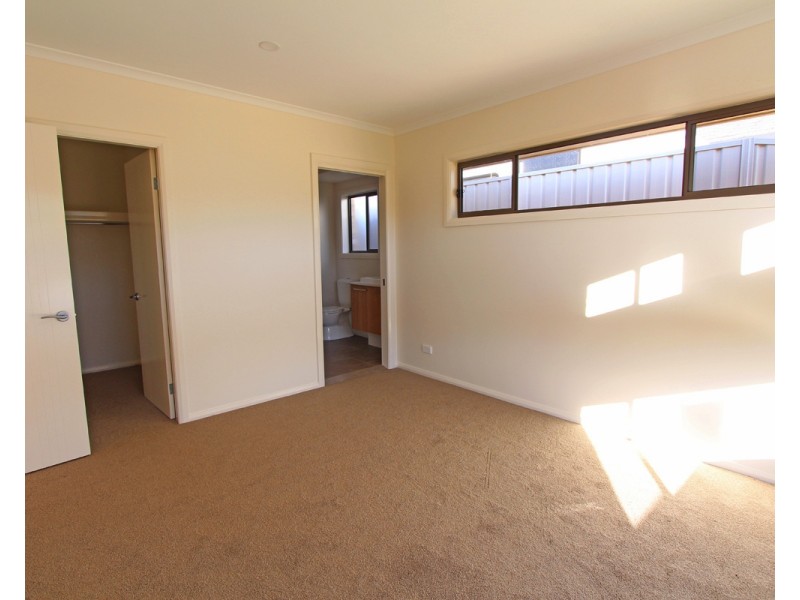 8 Solomon Drive, Lake Cathie NSW 2445