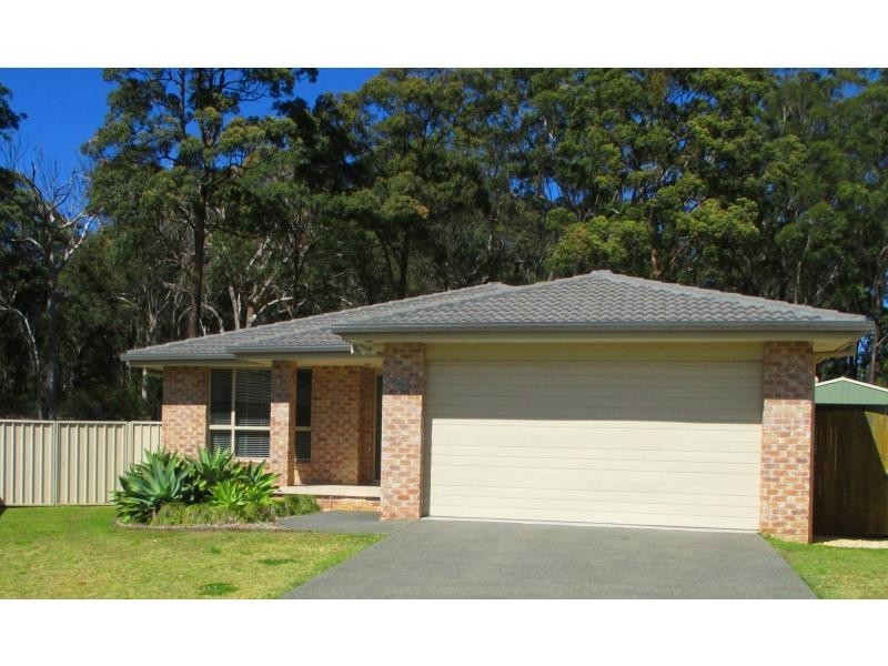 12 Lyrebird Place, Port Macquarie NSW 2444