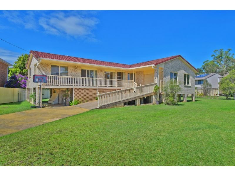 8 Iluka Place, Port Macquarie NSW 2444