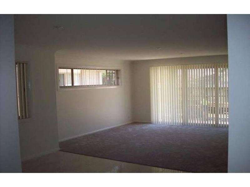 2/103 The Ruins Way, Innes Lake, Port Macquarie NSW 2444