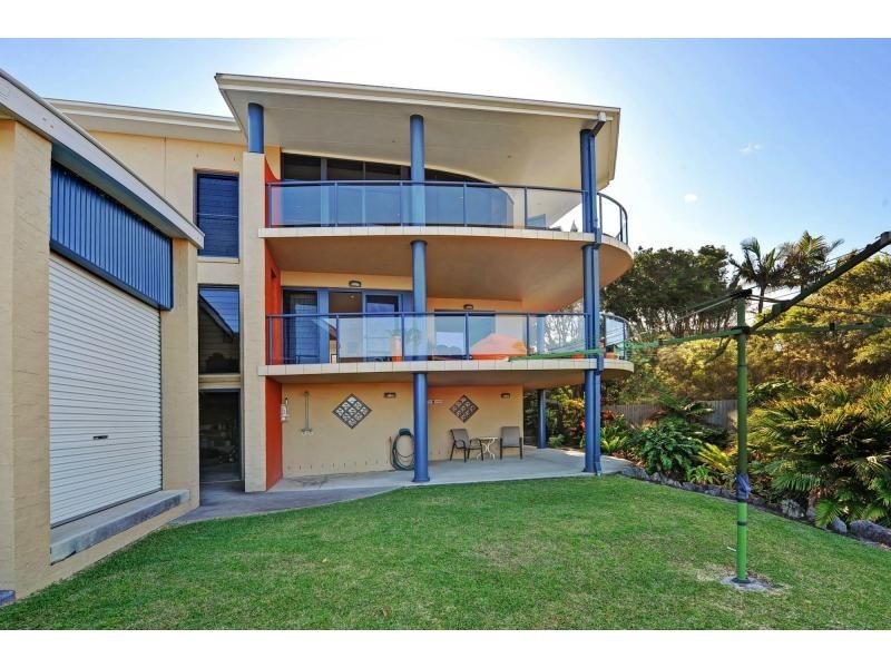 3 Middle Rock Road, Lake Cathie NSW 2445