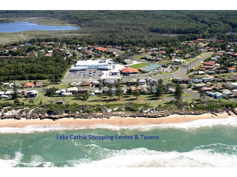 1 Middle Rock Road, Lake Cathie NSW 2445