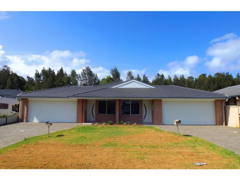 2/3a Buchan Place, Lake Cathie NSW 2445