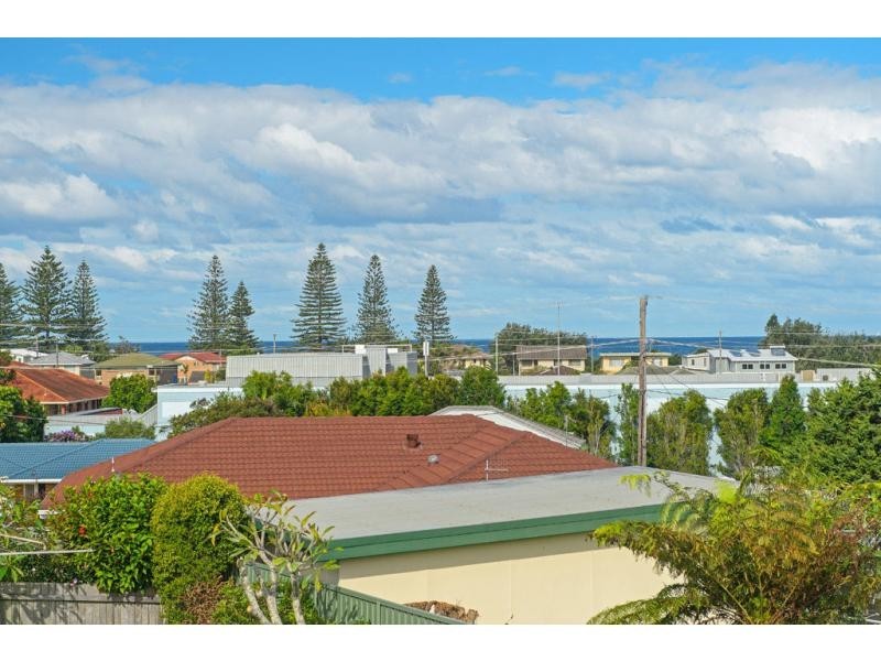 20 Ernest Street, Lake Cathie NSW 2445