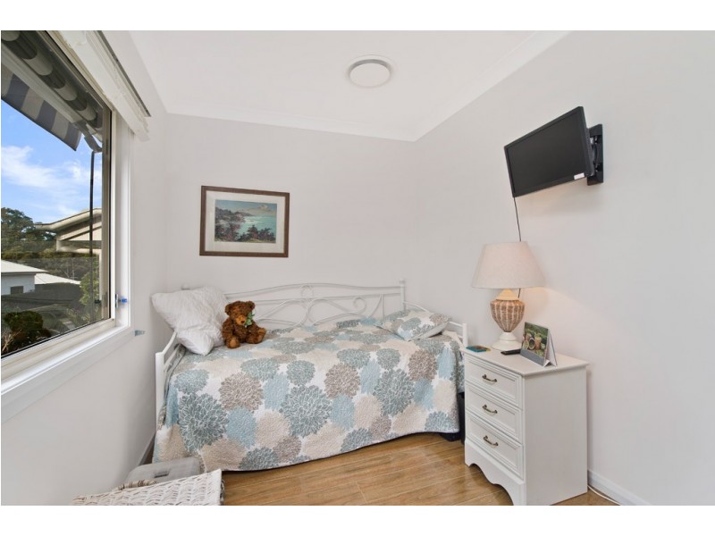 9 Southern Ocean St, Lake Cathie NSW 2445