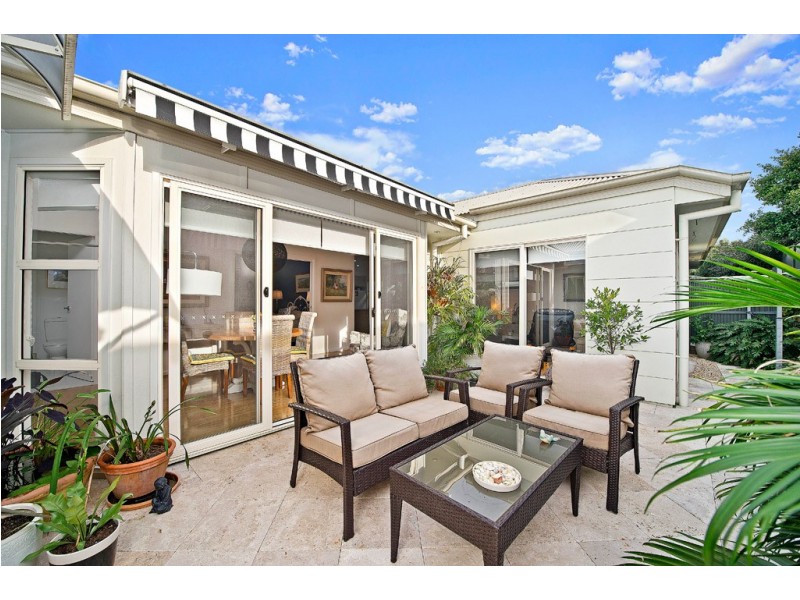 9 Southern Ocean St, Lake Cathie NSW 2445