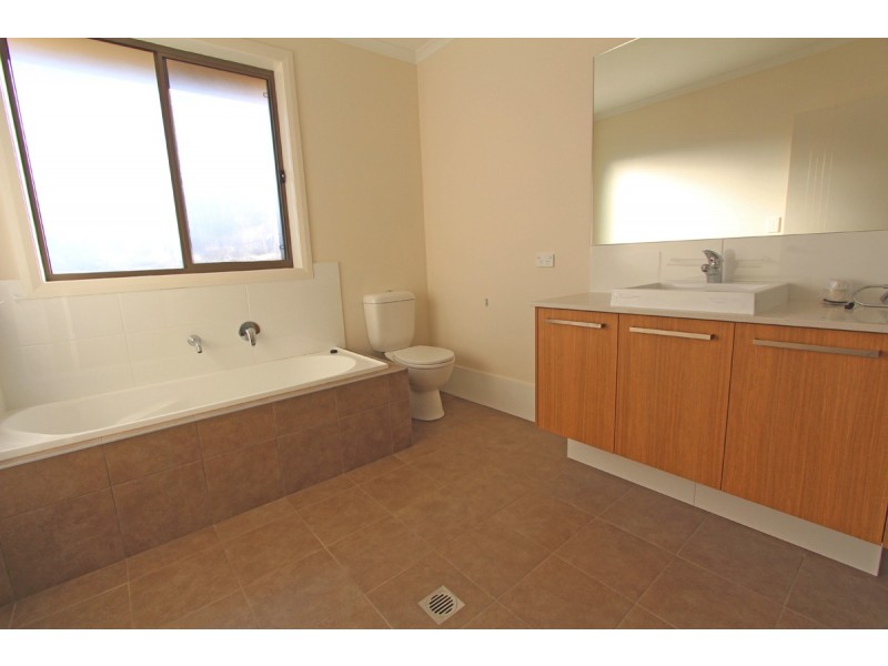 1/7 Celtic Court, Lake Cathie NSW 2445