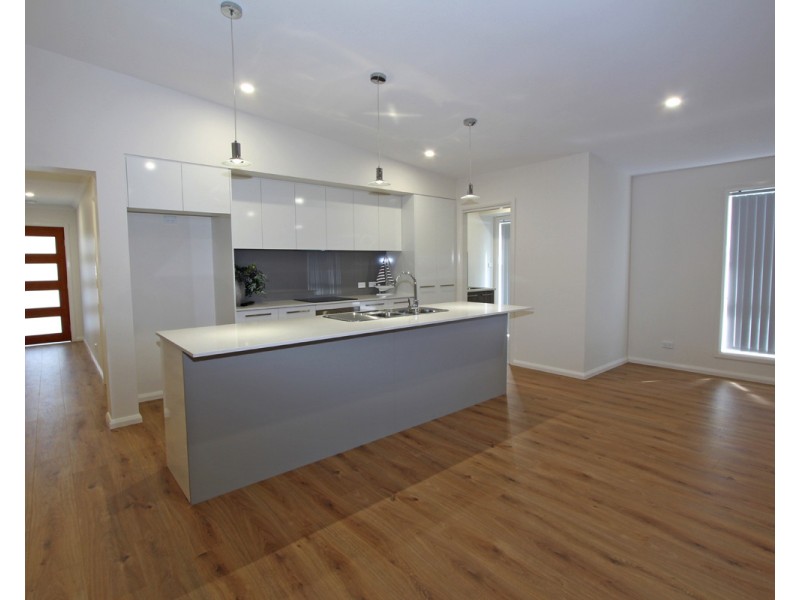 12 Solomon Drive, Lake Cathie NSW 2445