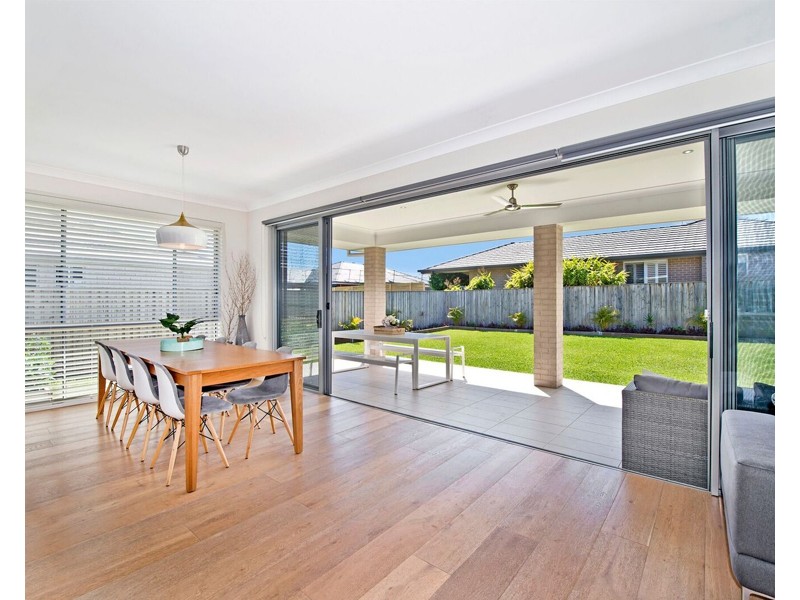 77 Capital Dr, Thrumster NSW 2444