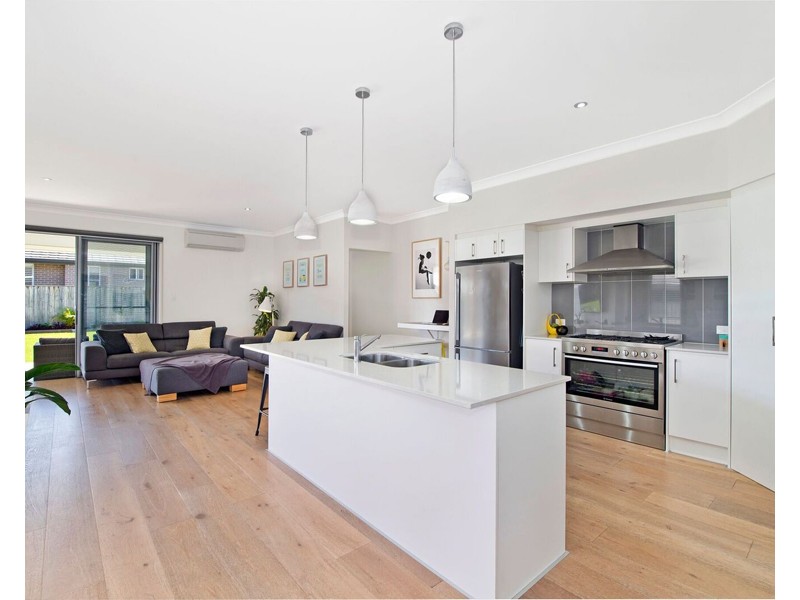 77 Capital Dr, Thrumster NSW 2444