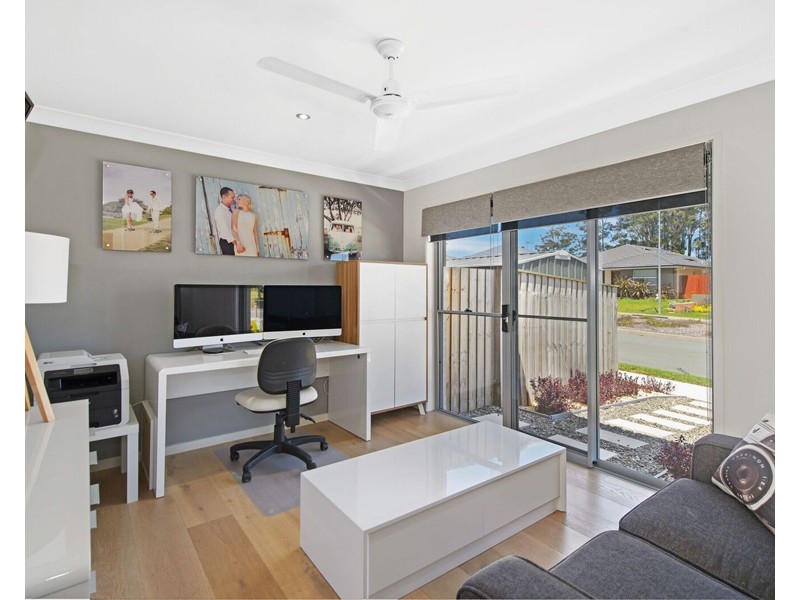 77 Capital Dr, Thrumster NSW 2444