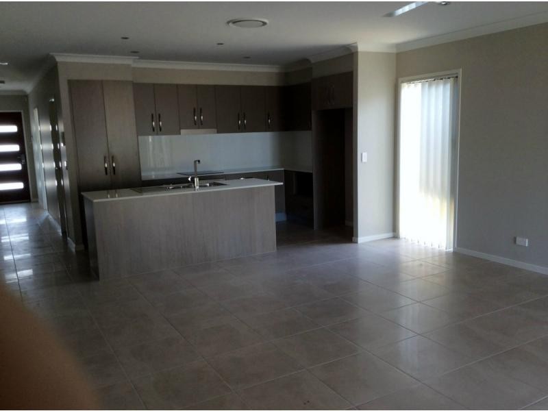 32 Cobblestone Avenue, Logan Reserve QLD 4133