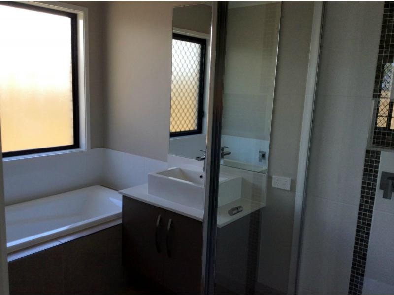 32 Cobblestone Avenue, Logan Reserve QLD 4133