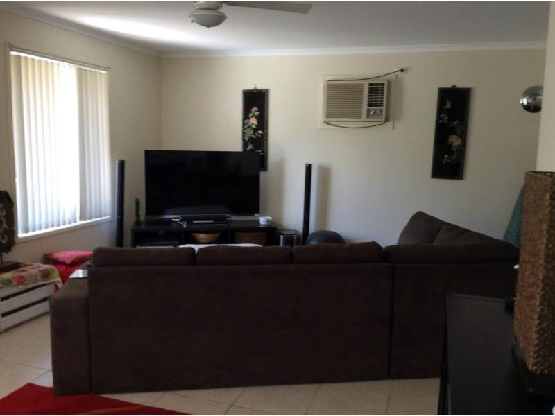 2 Owens Crescent, Regents Park QLD 4118