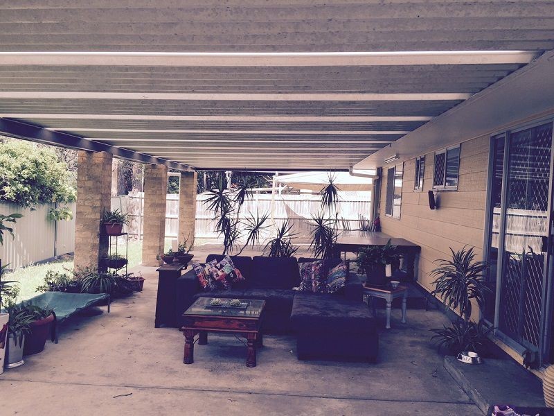 2 Owens Crescent, Regents Park QLD 4118