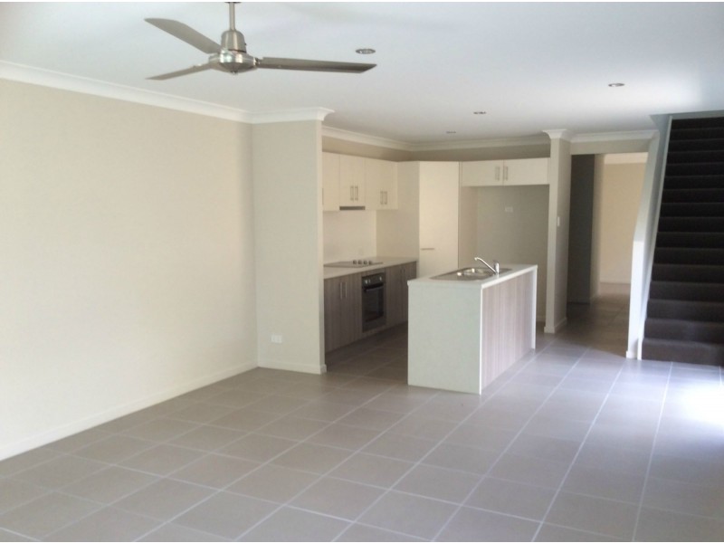 1/6 Hermes Way St, Wulkuraka QLD 4305