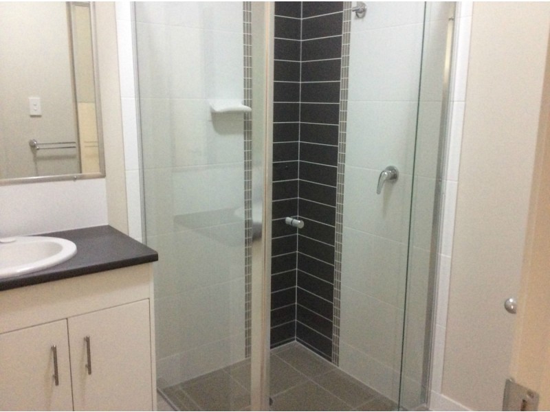 1/6 Hermes Way St, Wulkuraka QLD 4305