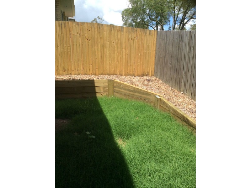 1/6 Hermes Way St, Wulkuraka QLD 4305