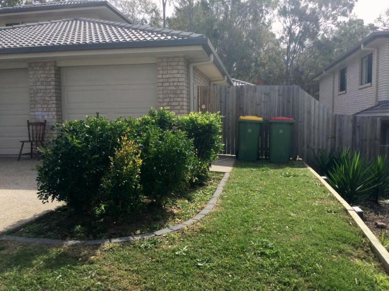 2/8 Hermes Way, Wulkuraka QLD 4305