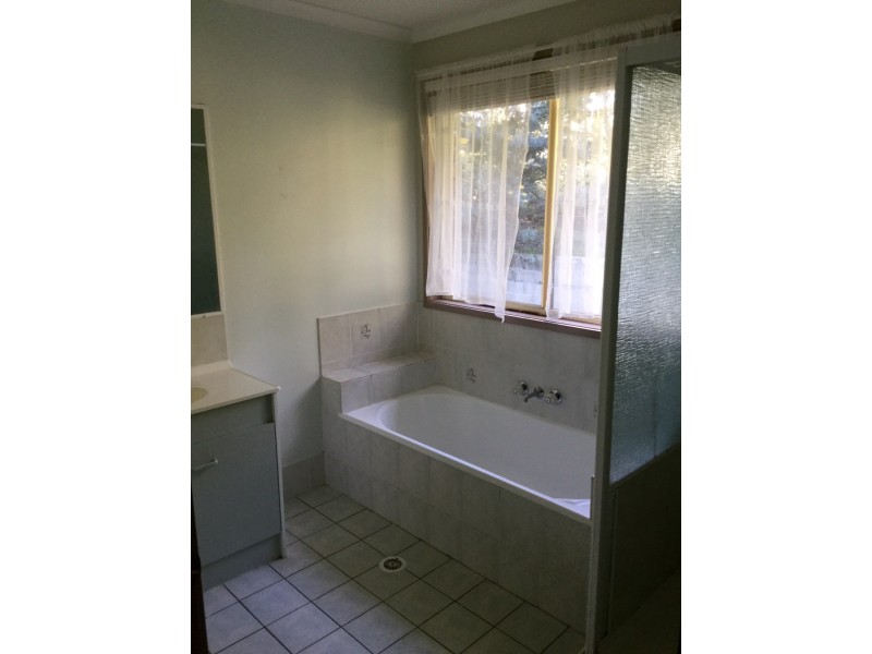 223 Bamboo Drive, Woodhill QLD 4285