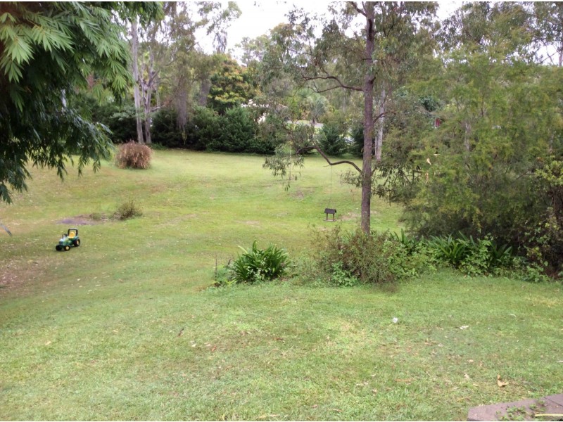 223 Bamboo Drive, Woodhill QLD 4285