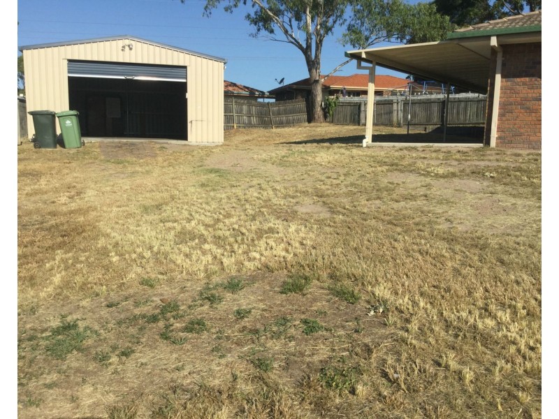 4 Leigh Place, Edens Landing QLD 4207