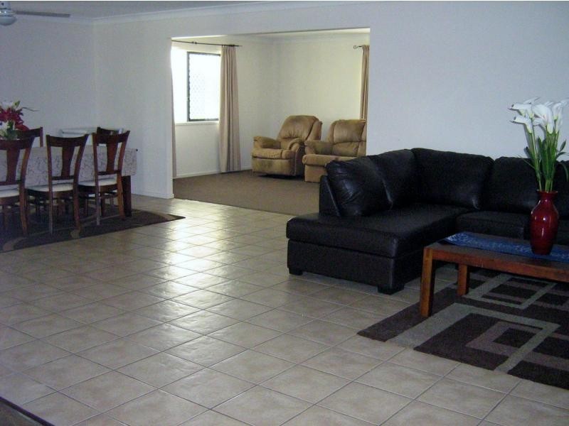 60 John Collins Drive, Mundoolun QLD 4285