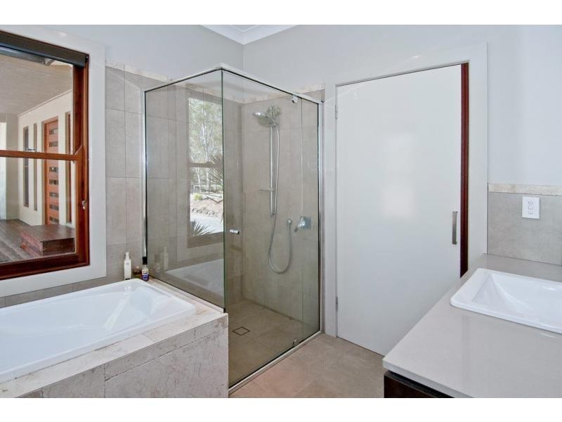 152-154 Karen Crt, Tamborine QLD 4270