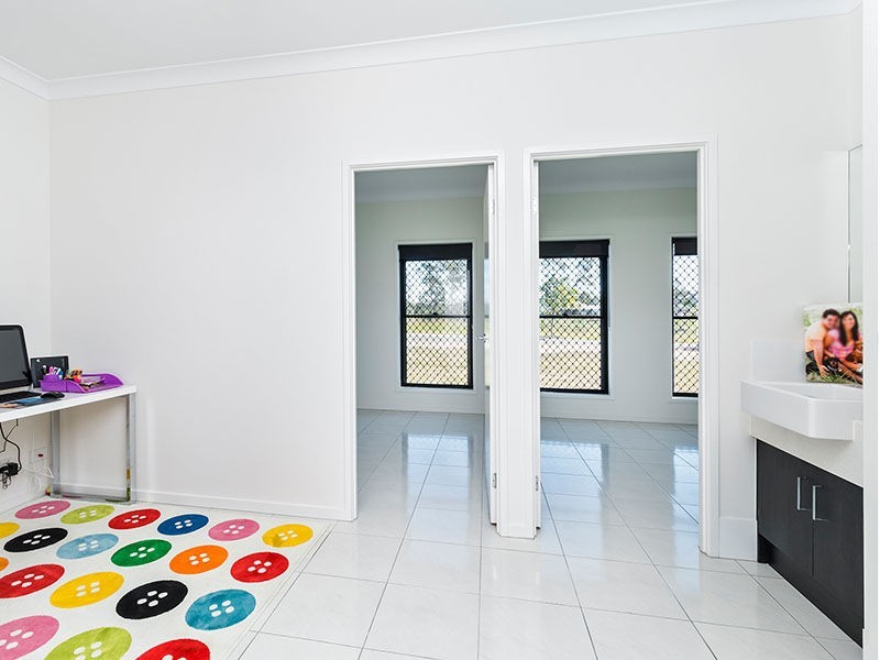 20-24 Dumaresq Street, Jimboomba QLD 4280