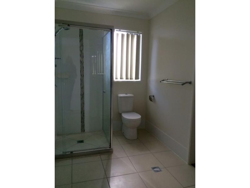 2/13 Vivian Hancock Drive, North Booval QLD 4304