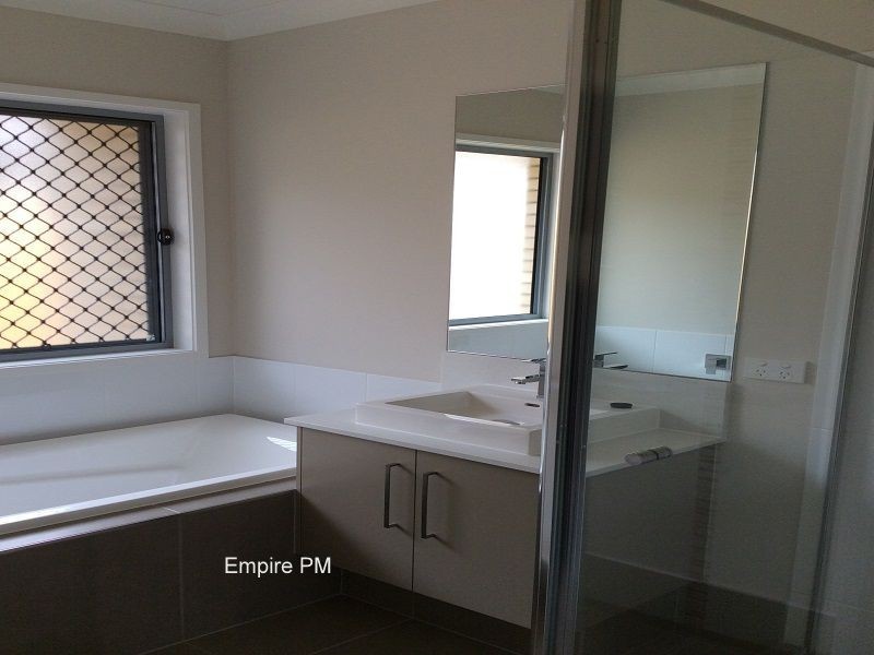 11 Tanzanite Street, Logan Reserve QLD 4133