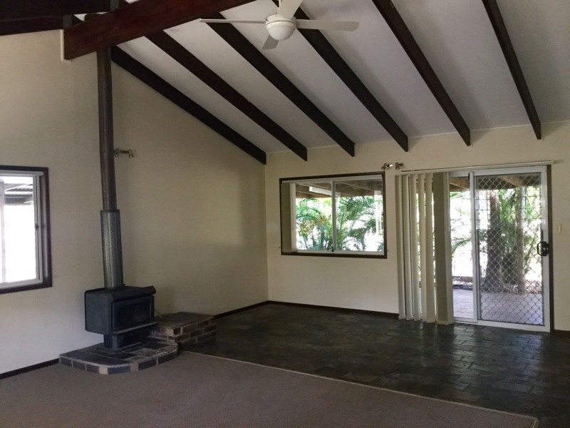 6-8 Holyrood Ct, Munruben QLD 4125