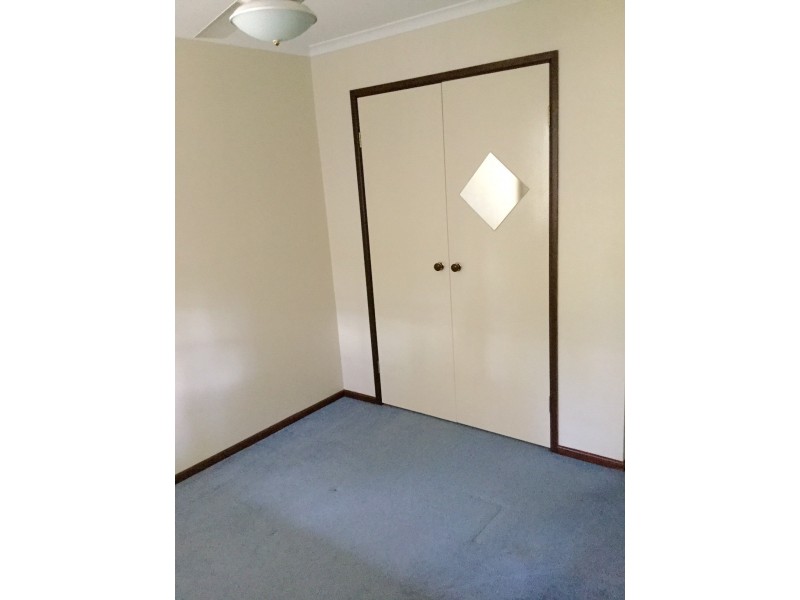 6-8 Holyrood Ct, Munruben QLD 4125