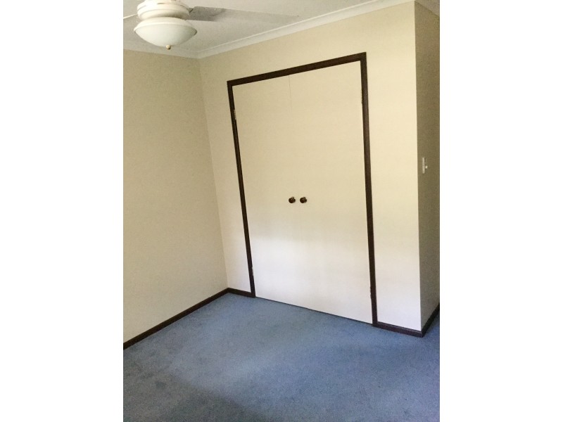6-8 Holyrood Ct, Munruben QLD 4125