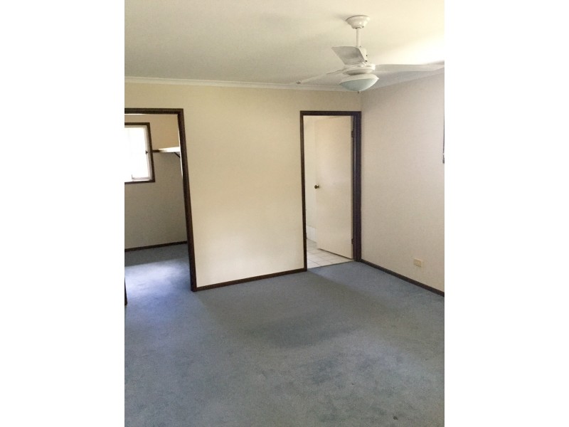 6-8 Holyrood Ct, Munruben QLD 4125