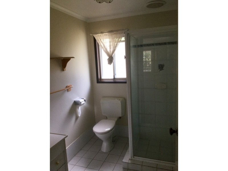 6-8 Holyrood Ct, Munruben QLD 4125