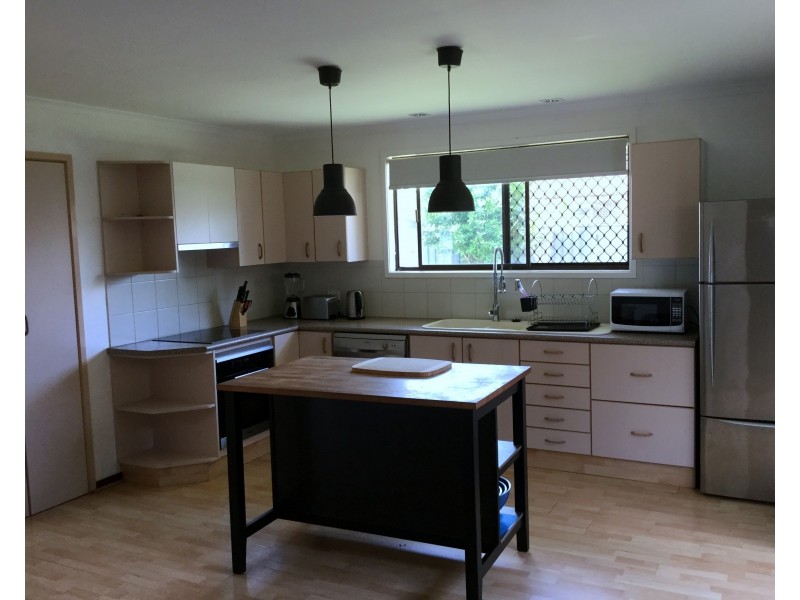 5 Mokera Ave, Palm Beach QLD 4221