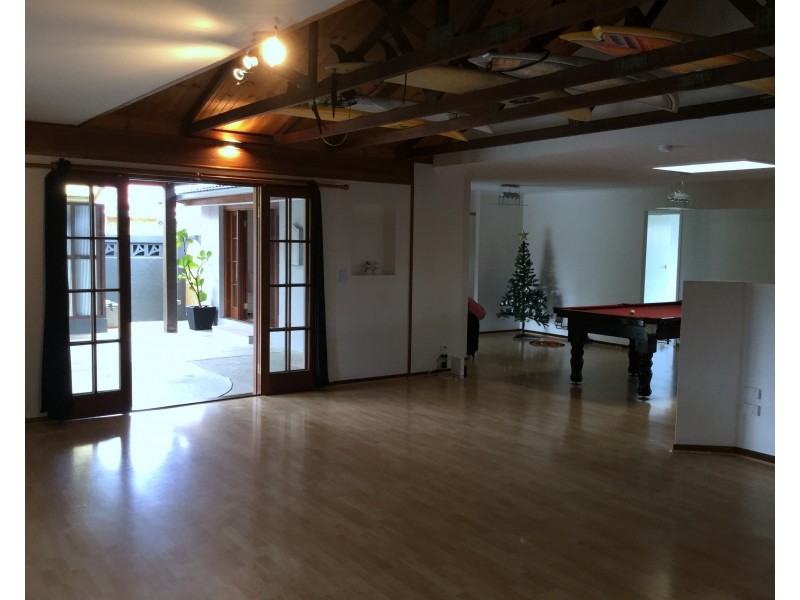 5 Mokera Ave, Palm Beach QLD 4221