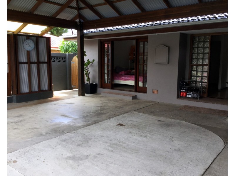 5 Mokera Ave, Palm Beach QLD 4221