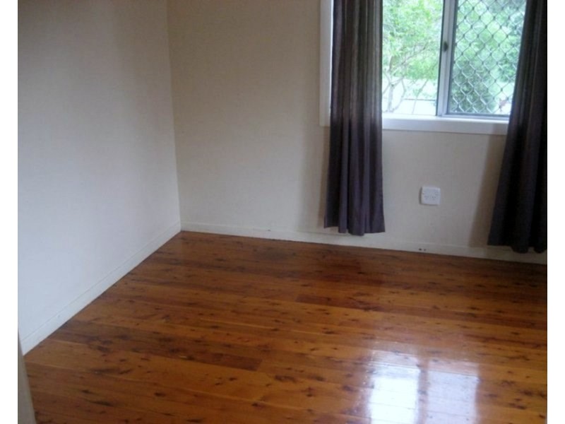 28 University Rd, Mitchelton QLD 4053