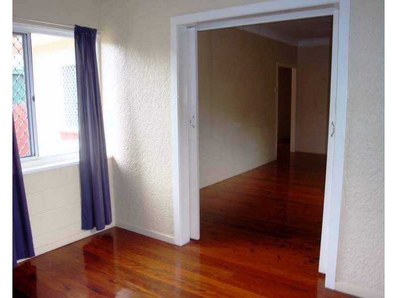 28 University Rd, Mitchelton QLD 4053