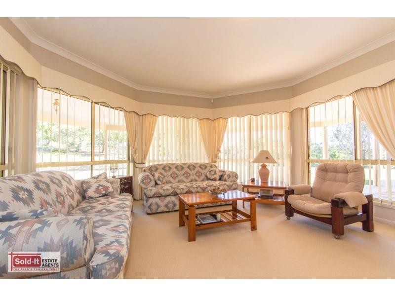 1 Creekwood Court, Warner QLD 4500