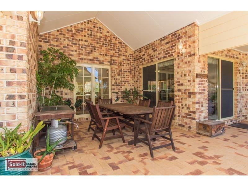 1 Creekwood Court, Warner QLD 4500