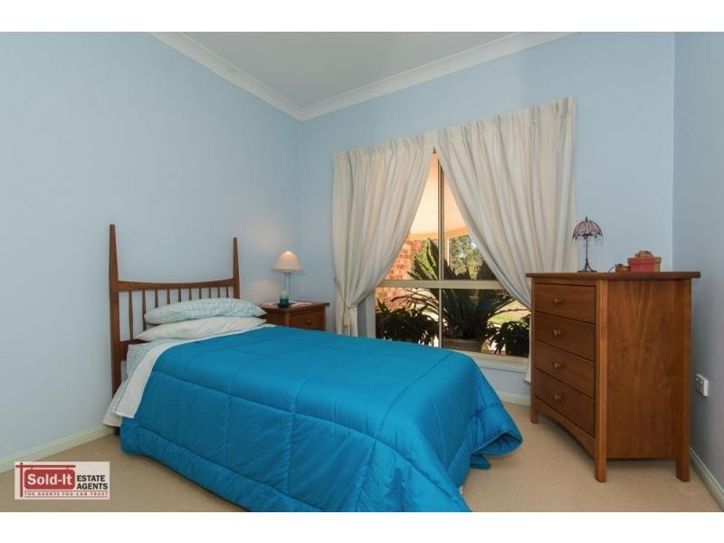 1 Creekwood Court, Warner QLD 4500