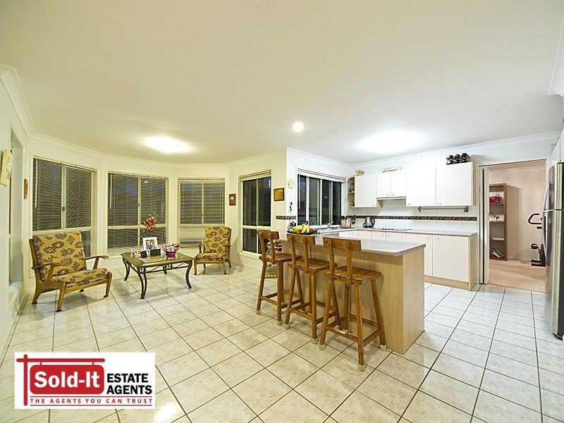 8 Corso Street, Eatons Hill QLD 4037