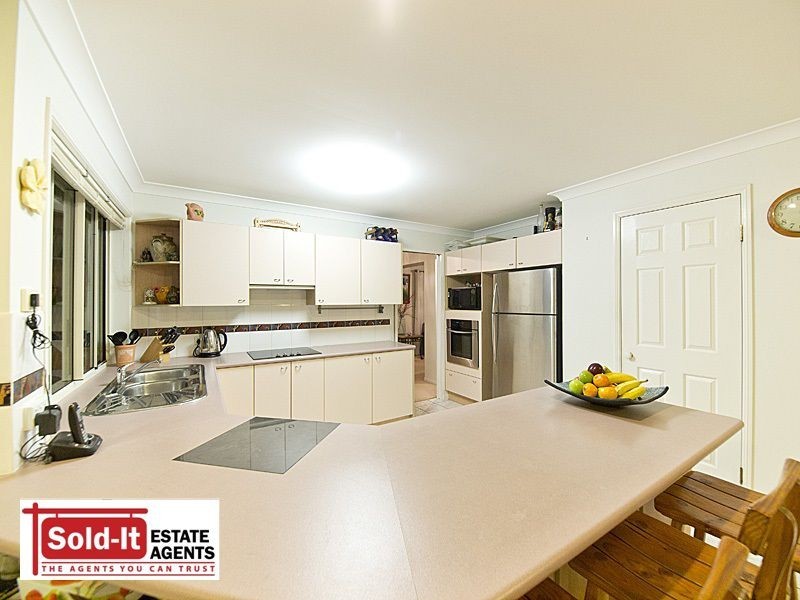 8 Corso Street, Eatons Hill QLD 4037