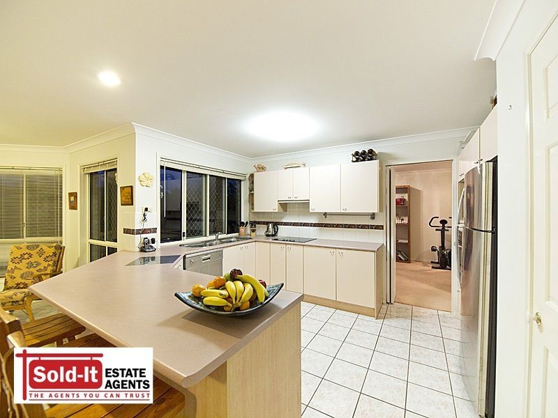 8 Corso Street, Eatons Hill QLD 4037