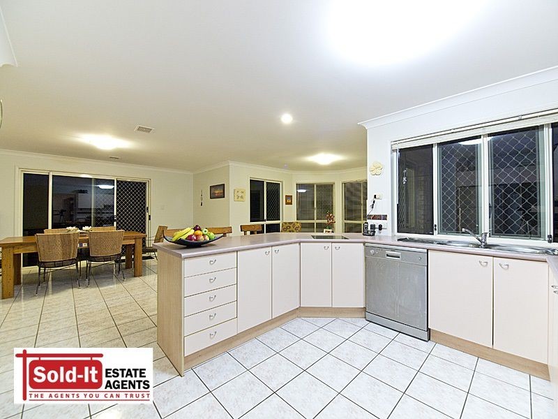 8 Corso Street, Eatons Hill QLD 4037