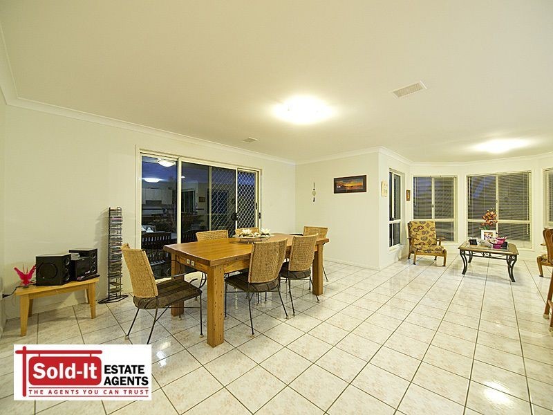 8 Corso Street, Eatons Hill QLD 4037