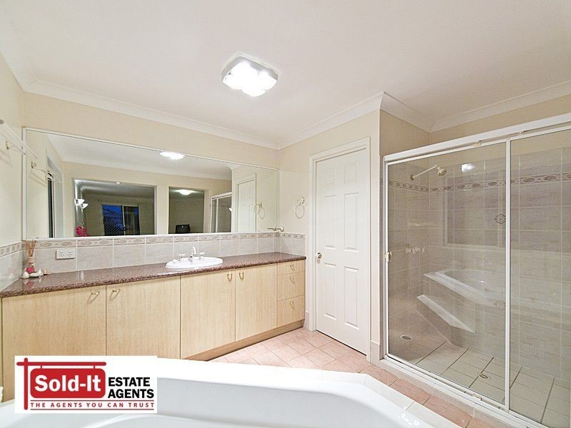 8 Corso Street, Eatons Hill QLD 4037